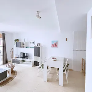 https://luna-de-lobos-bright-and-cozy-apartment-in-bristol.hotelsfuerteventura.org